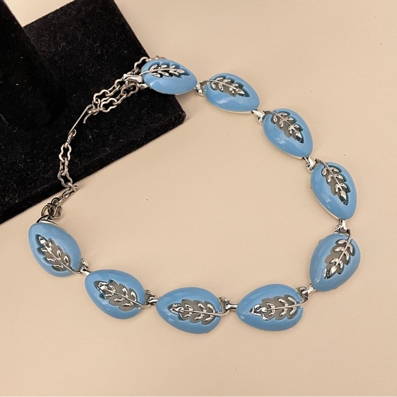 Vintage 50s Blue Enamel Mid-Century Modern Spring Autumn Leaf Hook Back Necklace - Picture 9 of 11